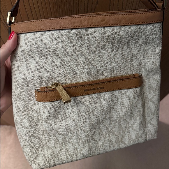 Michael Kor Crossbody Bag- NEW - Picture 3 of 8